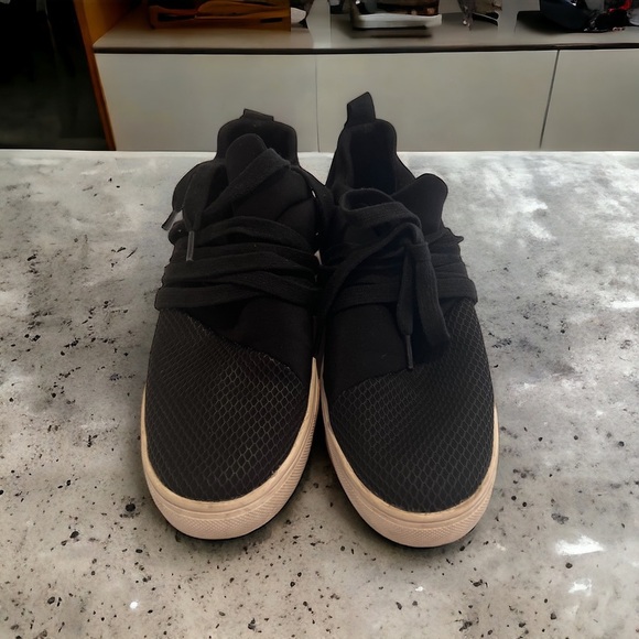 Steve Madden black stretch sneaker. Super comfy. SZ 6.5 - Picture 7 of 10